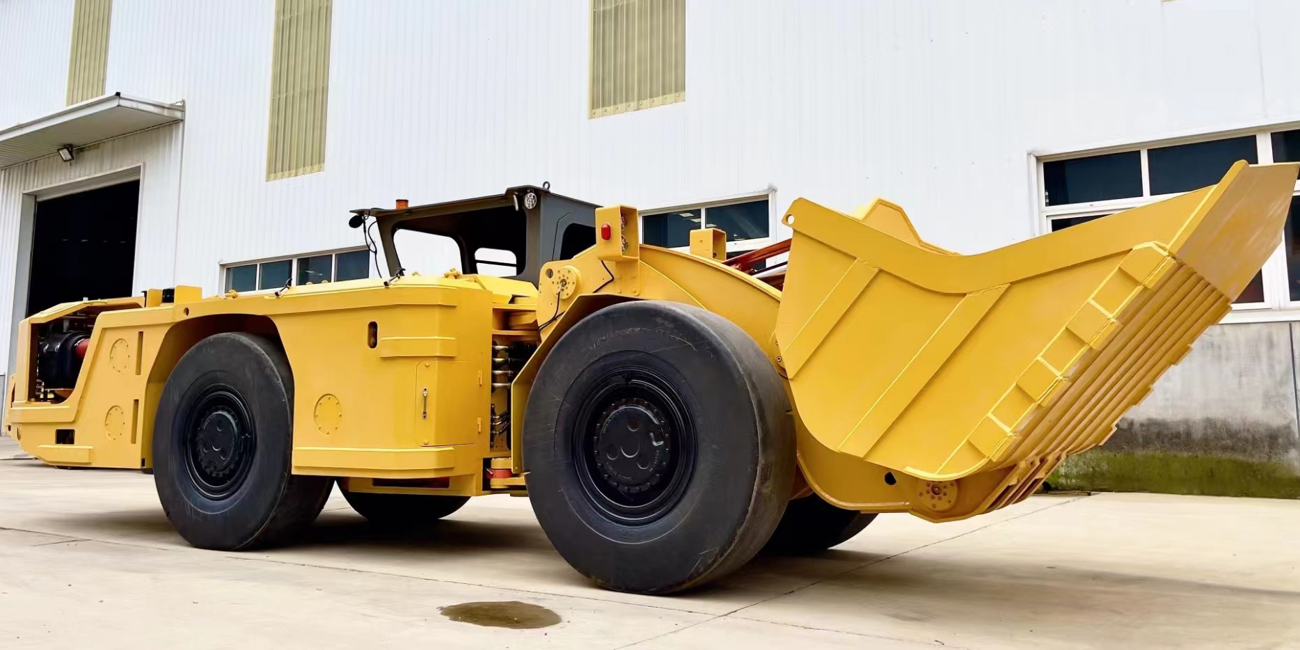 LHD / Scoop