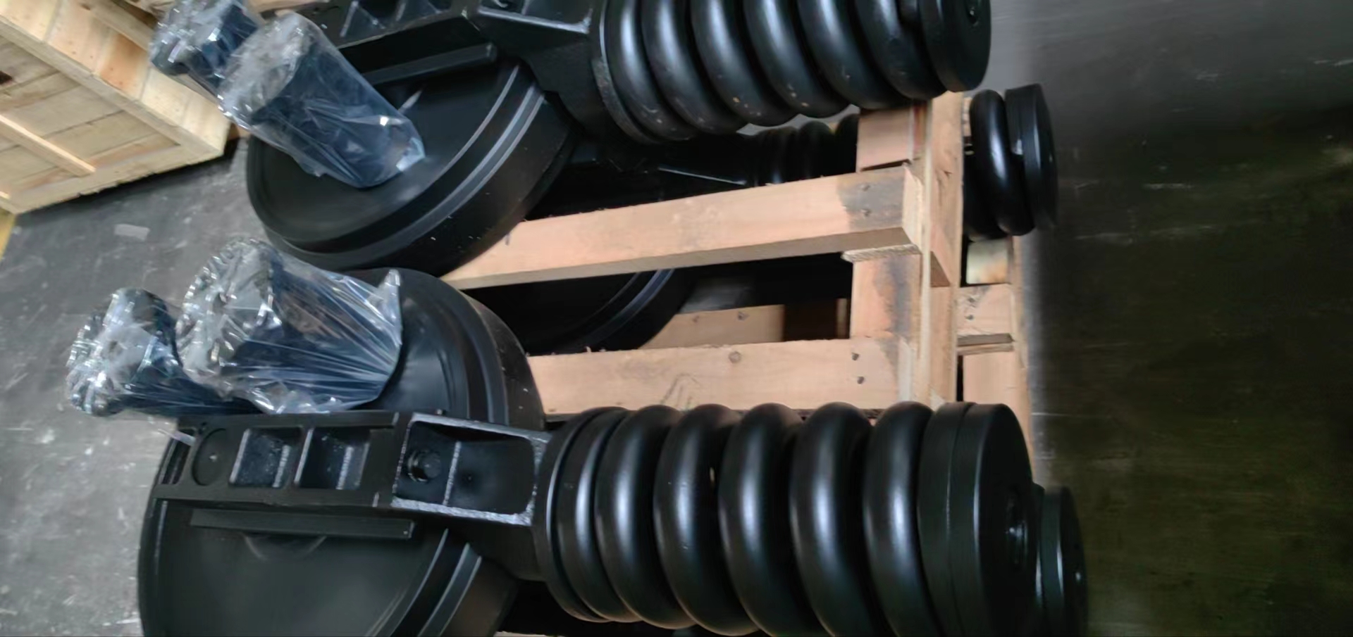 Idler & Tensioner Assy. for Atlas EC200 Yantai Taisann Machinery Co.,Ltd.